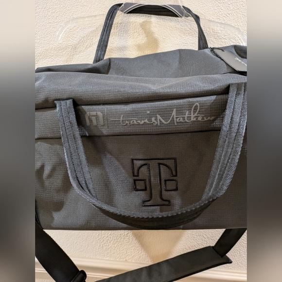 NWT Travis Mathew Lateral Duffle Bag - Picture 4 of 9